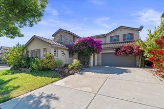 1400 Cliff Swallow Dr, Patterson, CA 95363