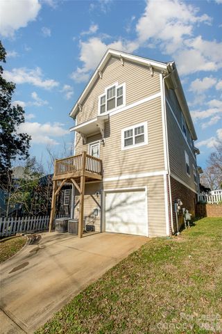 319 Woodvale Place, Charlotte, NC 28208