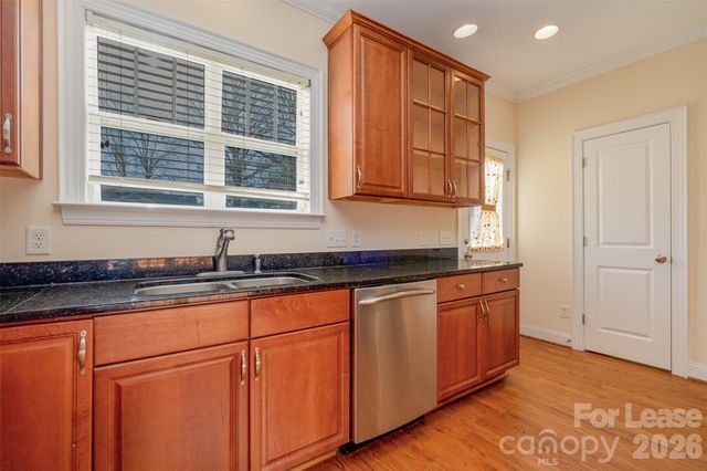 319 Woodvale Place, Charlotte, NC 28208