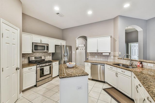 4214 Maidenhead Drive, Pasadena, TX 77504