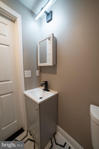 1542 FONTAIN ST, Philadelphia, PA 19121