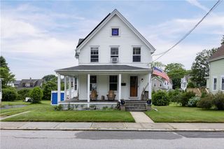 39 Chester Avenue, Westerly, RI 02891