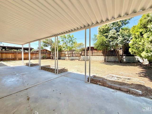 4512 Knoll Drive, Bakersfield, CA 93308