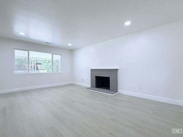 4512 Knoll Drive, Bakersfield, CA 93308