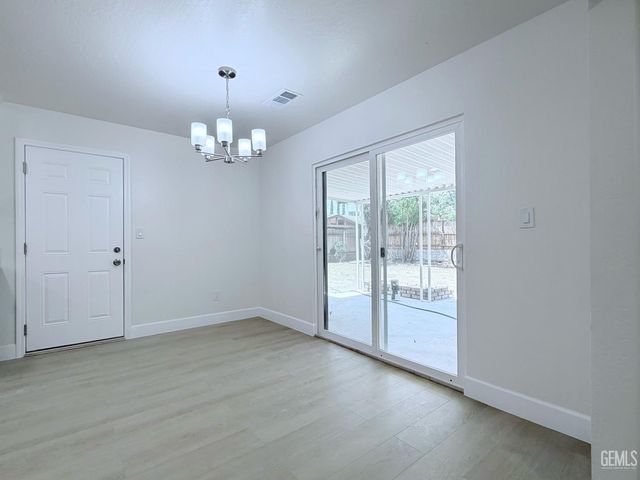 4512 Knoll Drive, Bakersfield, CA 93308