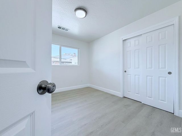4512 Knoll Drive, Bakersfield, CA 93308