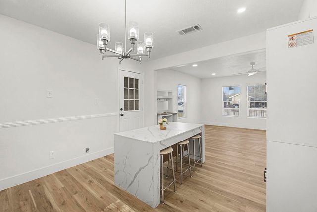 3125 South Dr, Groves, TX 77619