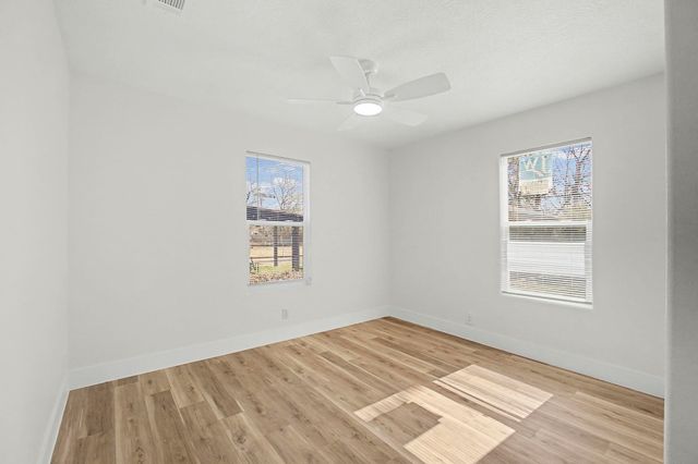 3125 South Dr, Groves, TX 77619