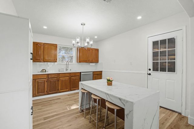 3125 South Dr, Groves, TX 77619