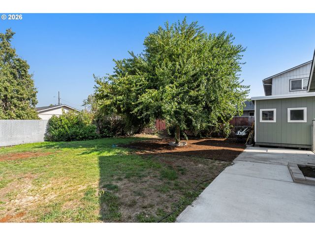 187 37TH St, Springfield, OR 97478