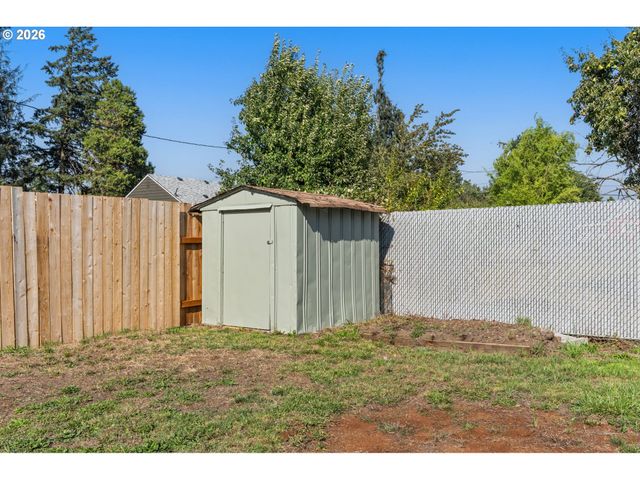 187 37TH St, Springfield, OR 97478