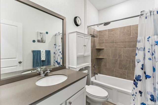 5801 Musquiz Ridge, Seguin, TX 78155