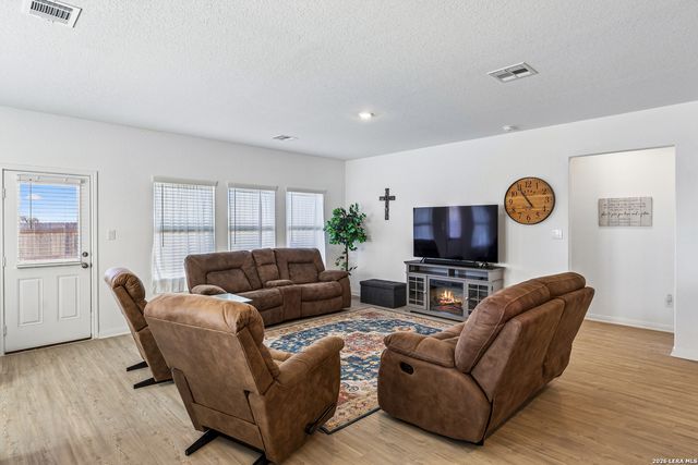 5801 Musquiz Ridge, Seguin, TX 78155