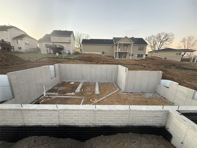 9013 Timberwood Drive, Johnston, IA 50131