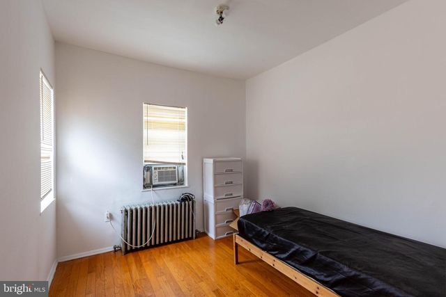 1402 S 2ND ST, Philadelphia, PA 19147