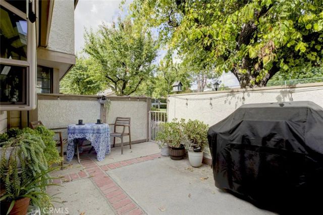 8330 Penfield 11, Winnetka, CA 91306