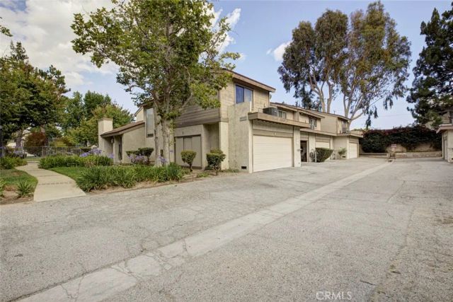 8330 Penfield 11, Winnetka, CA 91306
