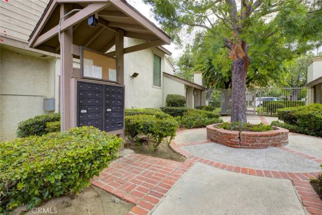 8330 Penfield 11, Winnetka, CA 91306