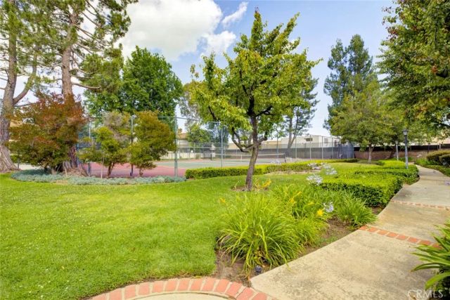 8330 Penfield 11, Winnetka, CA 91306