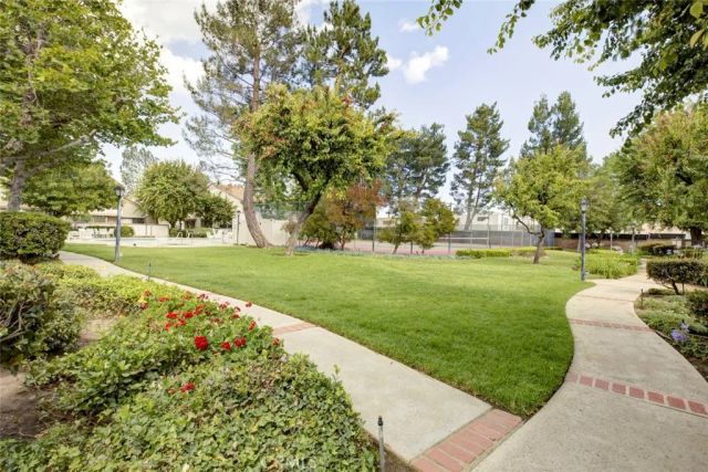 8330 Penfield 11, Winnetka, CA 91306