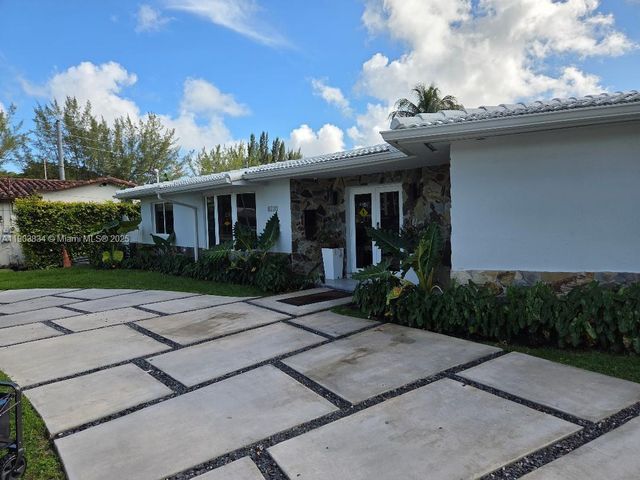 8220 SW 48th St, Miami, FL 33155