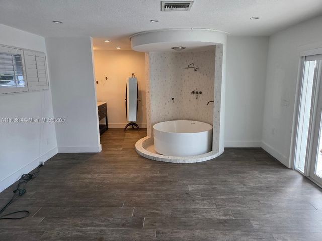 8220 SW 48th St, Miami, FL 33155