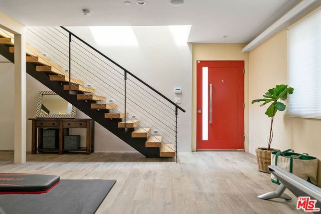 939 N Beverly Glen Boulevard, Los Angeles, CA 90077