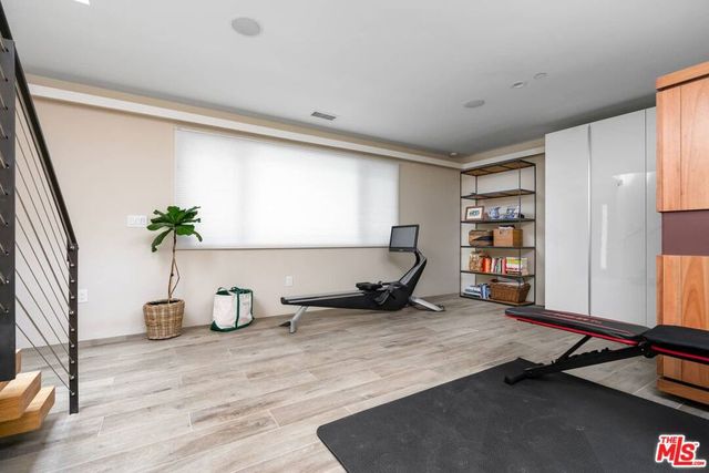 939 N Beverly Glen Boulevard, Los Angeles, CA 90077