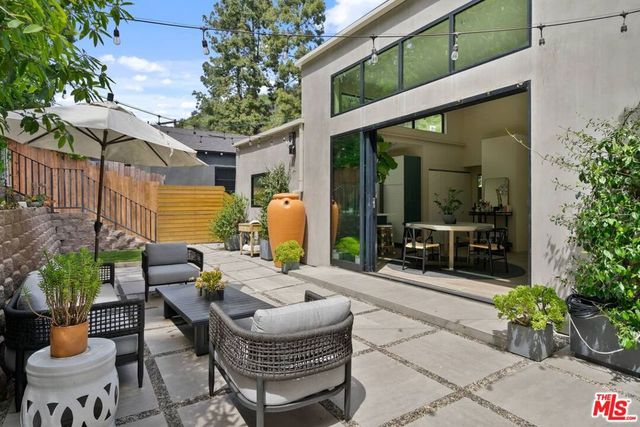 939 N Beverly Glen Boulevard, Los Angeles, CA 90077