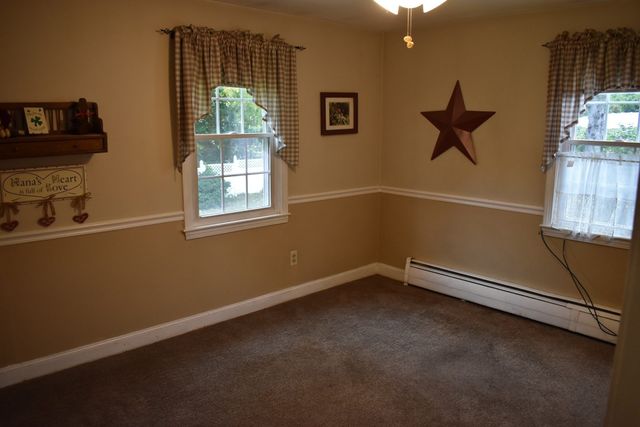 107 Gardner St, Groveland, MA 01834