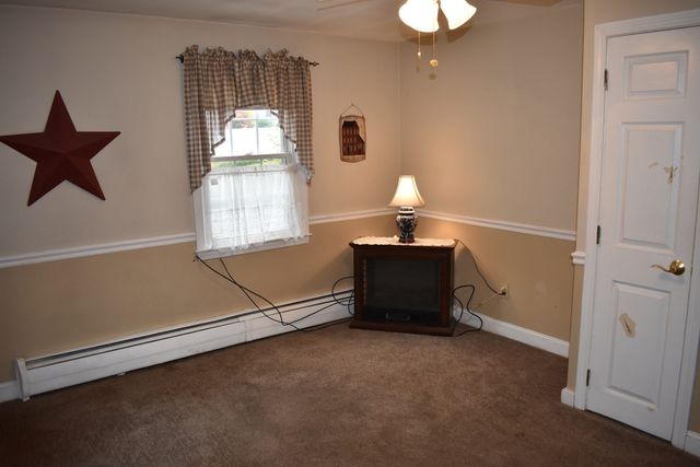 107 Gardner St, Groveland, MA 01834