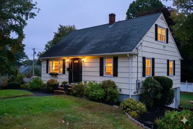 107 Gardner St, Groveland, MA 01834