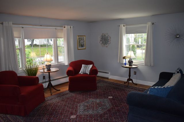 107 Gardner St, Groveland, MA 01834
