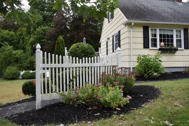 107 Gardner St, Groveland, MA 01834