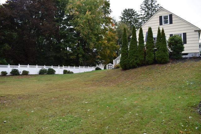 107 Gardner St, Groveland, MA 01834