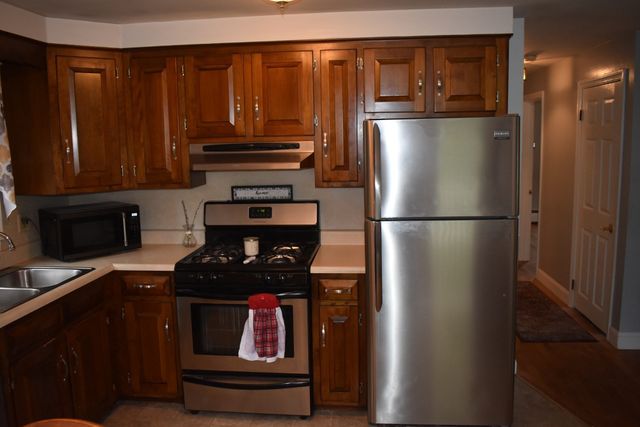 107 Gardner St, Groveland, MA 01834