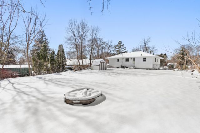 305 Greystone Avenue N, Oakdale, MN 55128