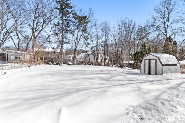 305 Greystone Avenue N, Oakdale, MN 55128