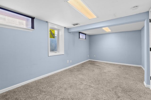 305 Greystone Avenue N, Oakdale, MN 55128