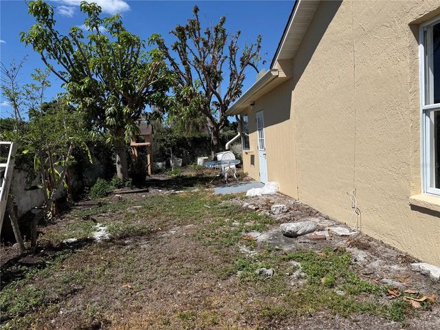 1607 WIDELAKE COURT, Brandon, FL 33511