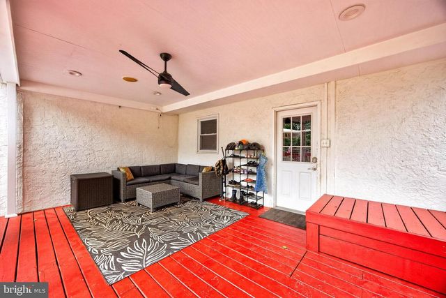 688 S 6TH AVE, Royersford, PA 19468