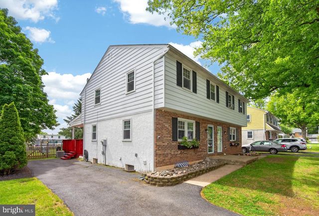 688 S 6TH AVE, Royersford, PA 19468