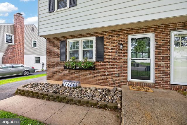 688 S 6TH AVE, Royersford, PA 19468