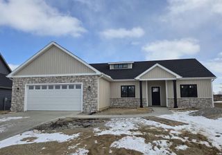 11928 Tapered Bank Run, Fort Wayne, IN 46818