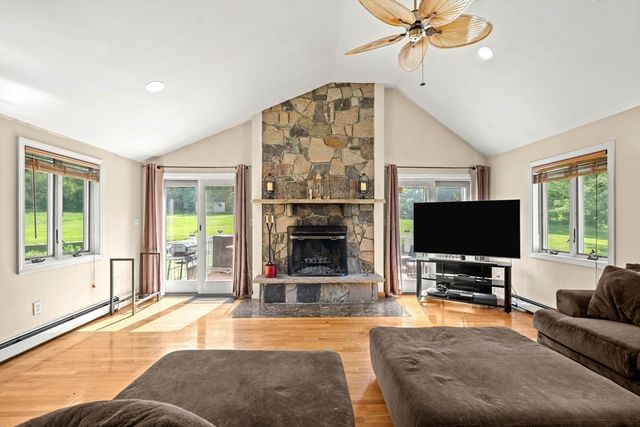 240 Hampstead St, Methuen, MA 01844