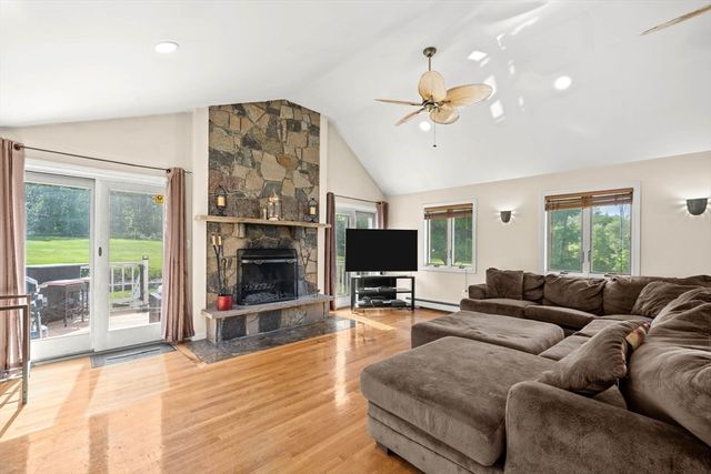 240 Hampstead St, Methuen, MA 01844
