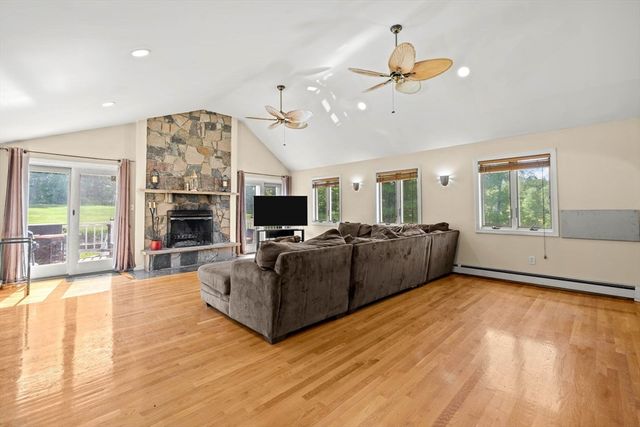 240 Hampstead St, Methuen, MA 01844