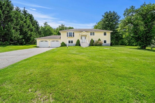 240 Hampstead St, Methuen, MA 01844