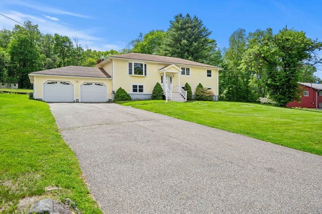 240 Hampstead St, Methuen, MA 01844