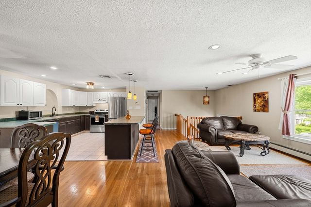 240 Hampstead St, Methuen, MA 01844